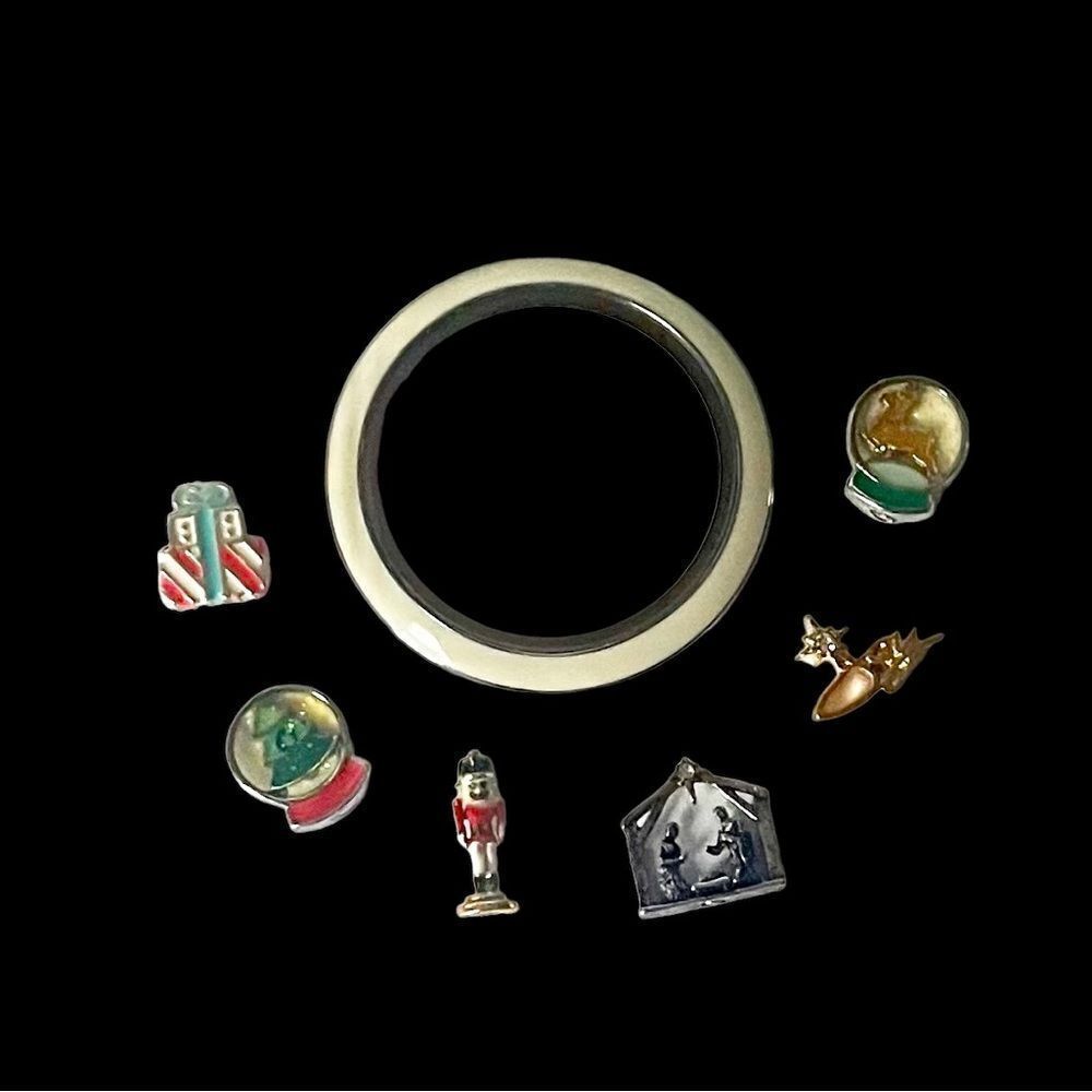 Origami Owl Large White Locket Face & 6 Christmas XMAS Charms
